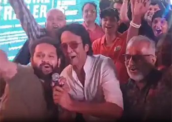 अभिनेता केके मेनन बोले इंदौर लंदन से बढ़कर:56 दुकान पहुँच कर बोले भिया राम, महापौर से भी मिले